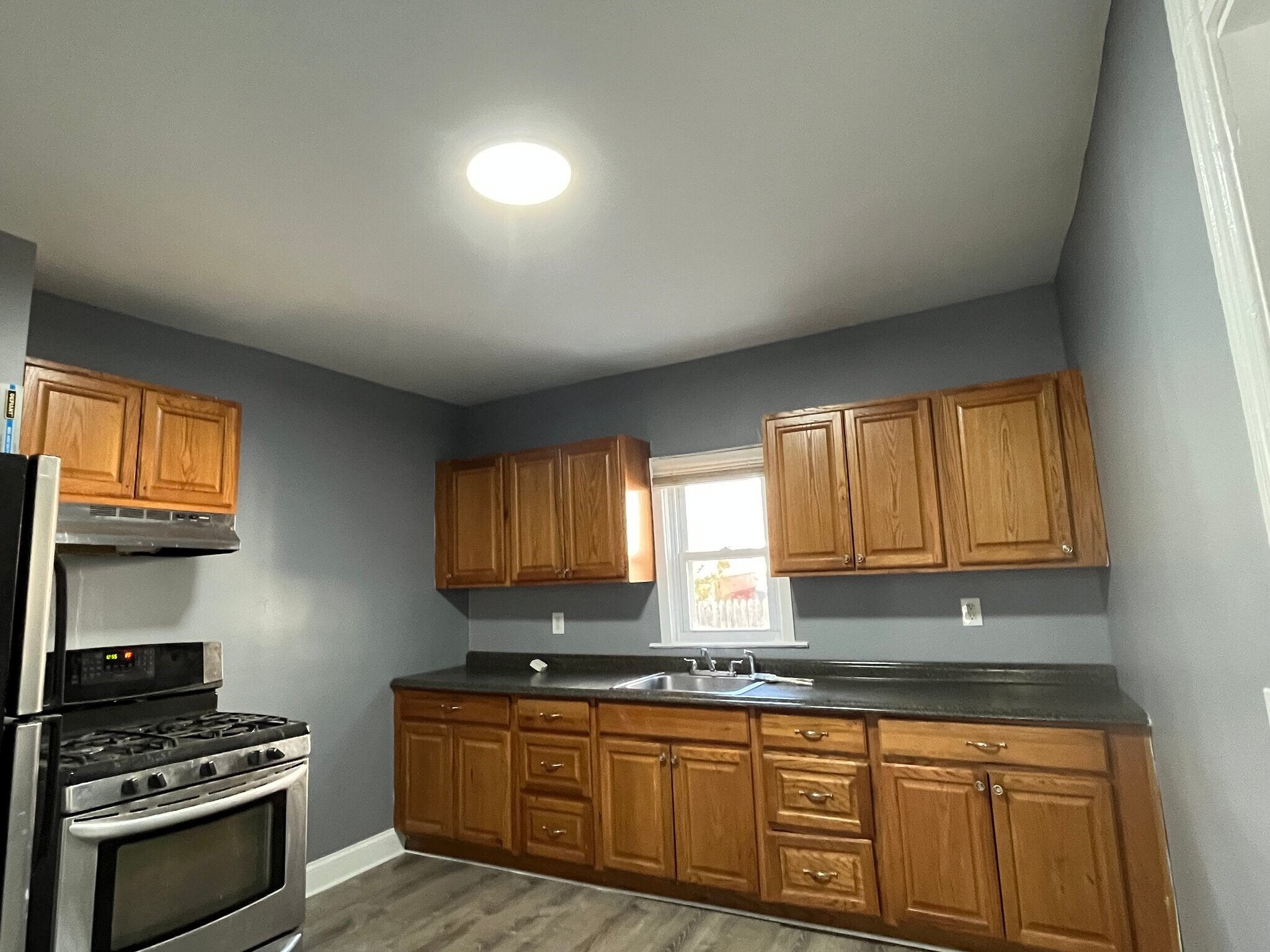 Building Photo - 683 State St