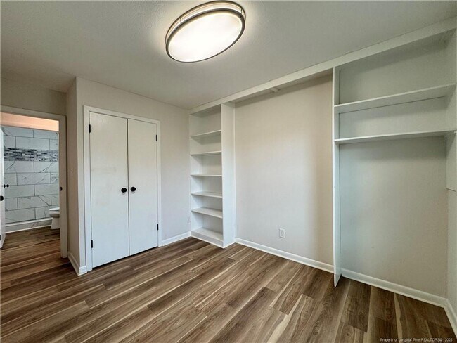 Building Photo - 1837 Glenwick Dr