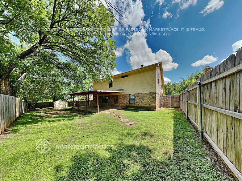 Building Photo - 1517 Woodvale Dr