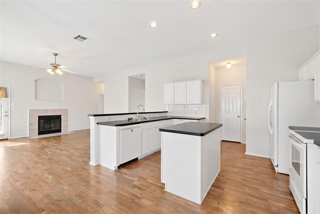 Building Photo - 9844 Meadow Rue Dr