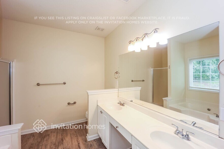 Building Photo - 3007 Andora Dr SW
