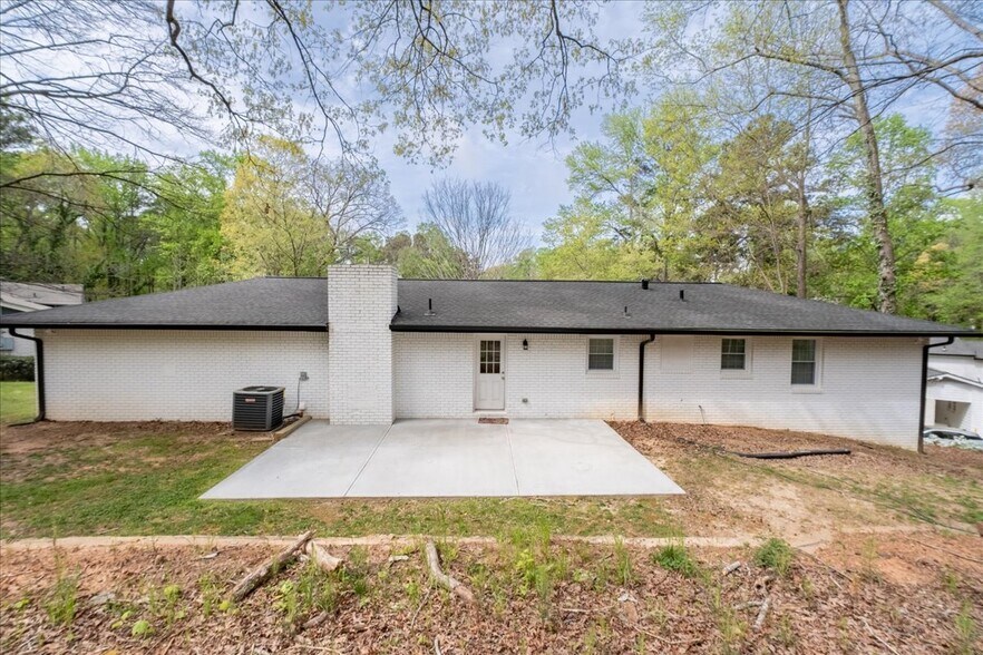 Building Photo - 641 Amber Pl SW