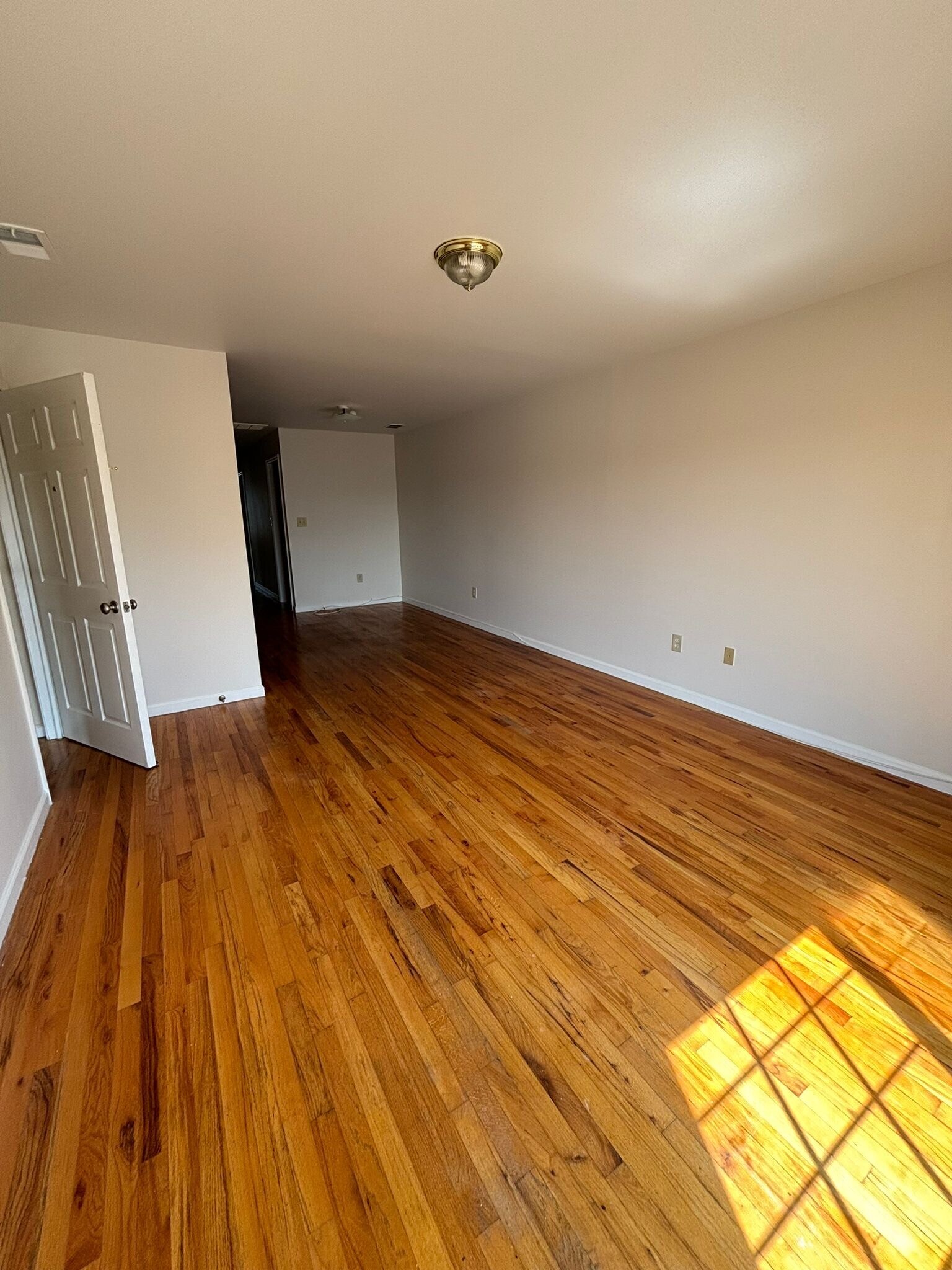 Building Photo - 28 Delavan Pl