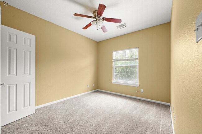 Building Photo - 1520 Sherwood Forest St