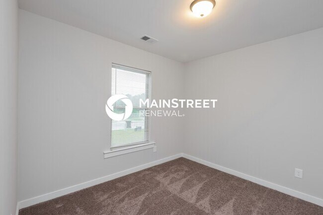 Building Photo - 4 Bedroom Pet-Friendly Home in Odenville, AL with Main Street Renewal