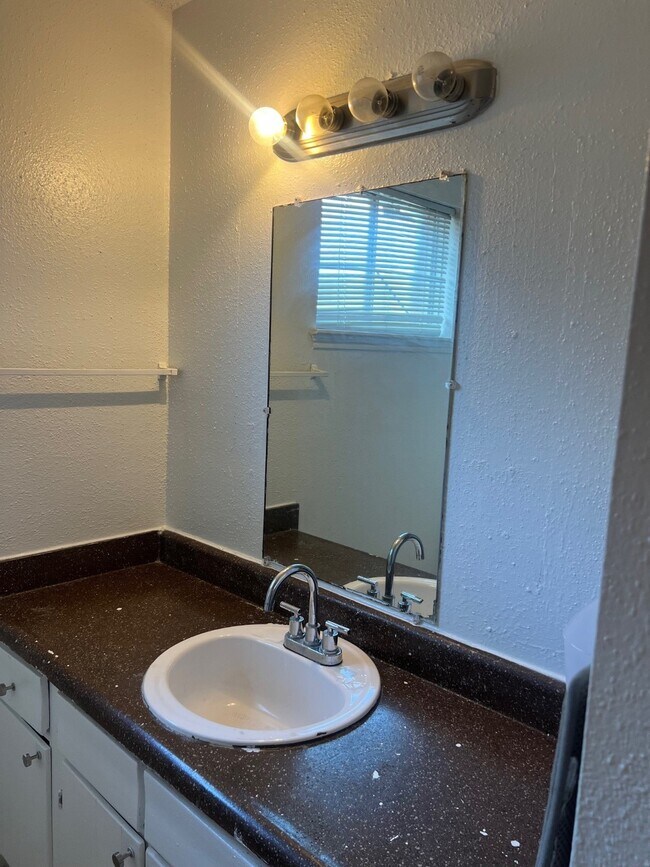 Building Photo - 12211 Wood Spring Ln