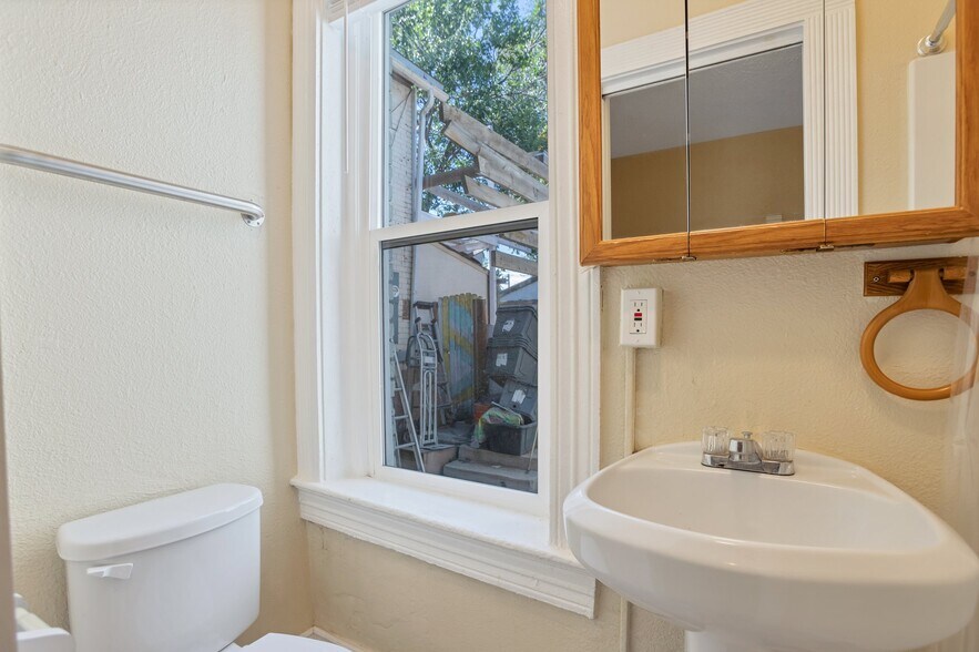 Bathroom - 2707 N Downing St