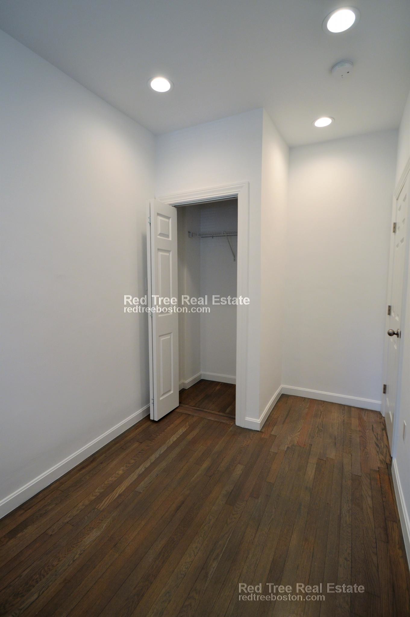 Building Photo - 19 Peterborough St