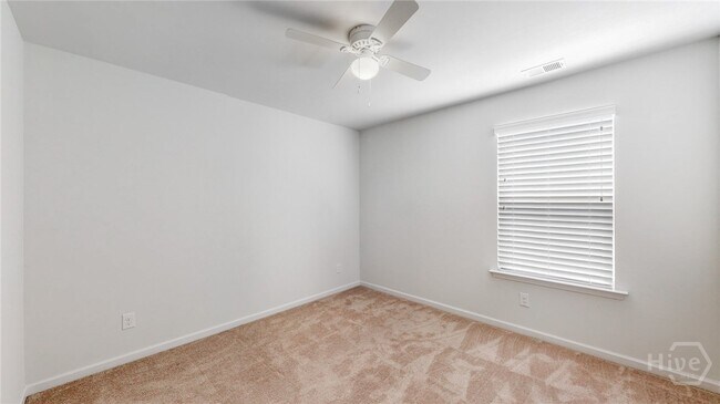 Building Photo - 652 Hogan Dr