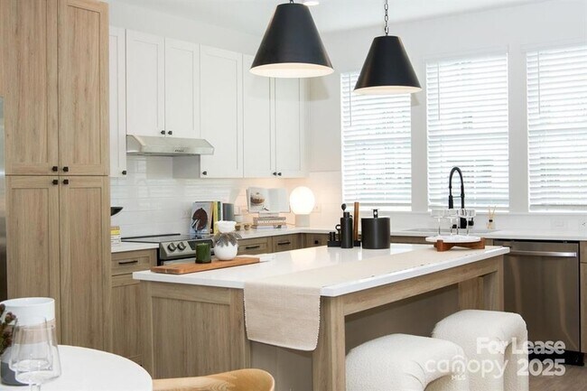 Building Photo - 14011 Bespoke Rd