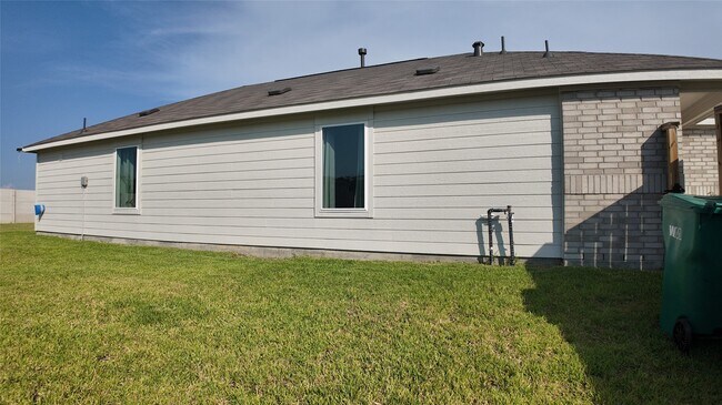 Building Photo - 21307 Bianchi Ct