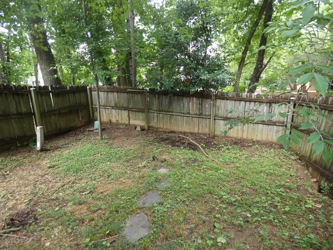Building Photo - 3240 Overton Manor Dr