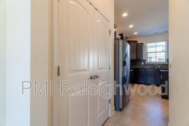 Building Photo - 508 Eagles Wy