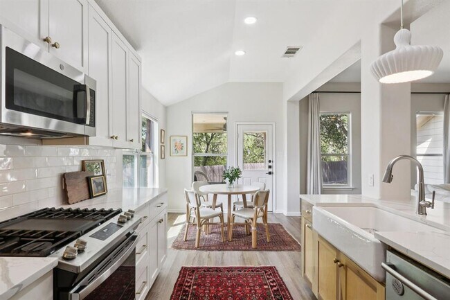 Building Photo - 7117 Cromarty Ln