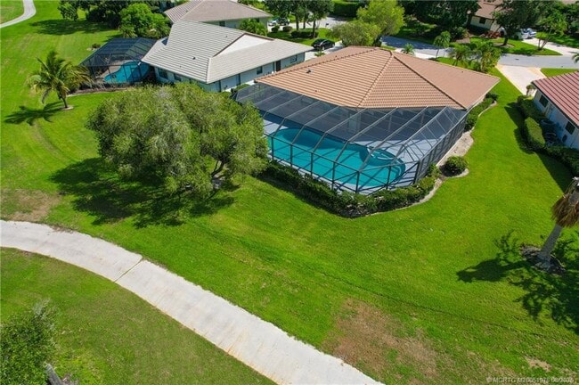 Building Photo - 2284 SW Spoonbill Dr