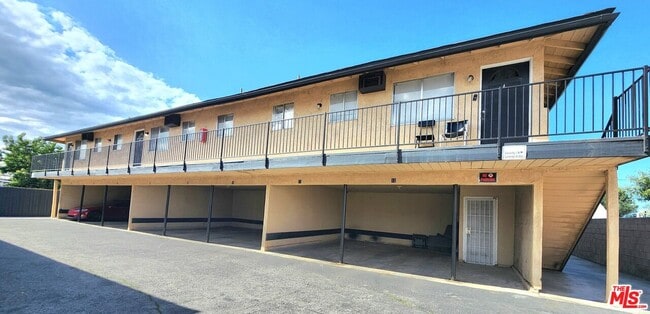 Building Photo - 165 N Hamilton Ave