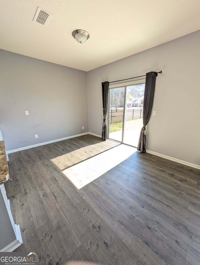 Building Photo - 215 Brooklet Cir