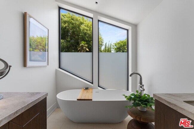 Building Photo - 929 Marco Pl