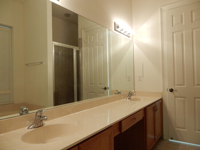 Building Photo - 669 Pacific Grove Dr