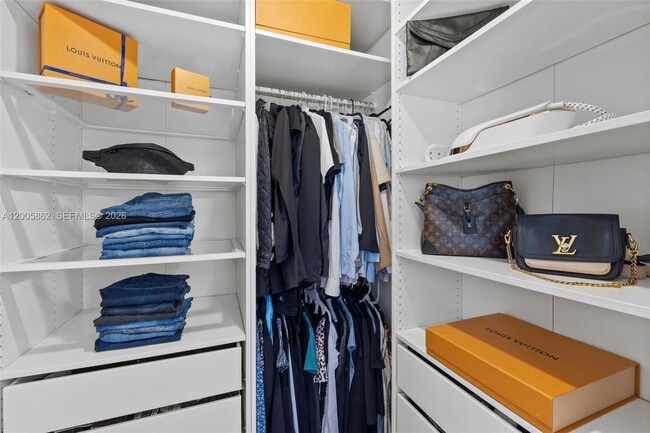 Building Photo - 3460 N 46th Ave