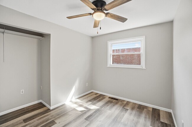 Building Photo - Three Bedroom Home with Great Outdoor Entertainment Space!