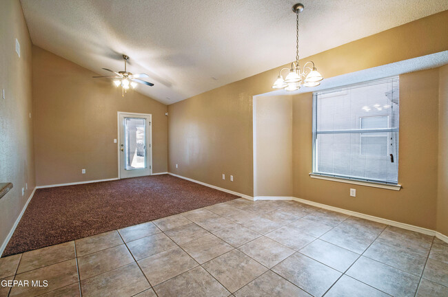 Building Photo - 7117 Mesquite Tree Ln