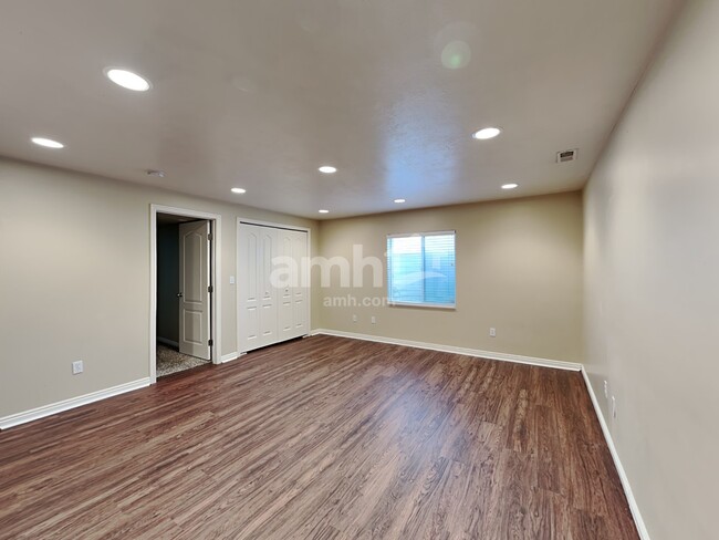 Building Photo - 6249 W Imperial Oak Dr