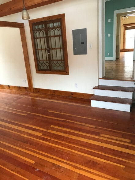 Building Photo - 259 River St Ext