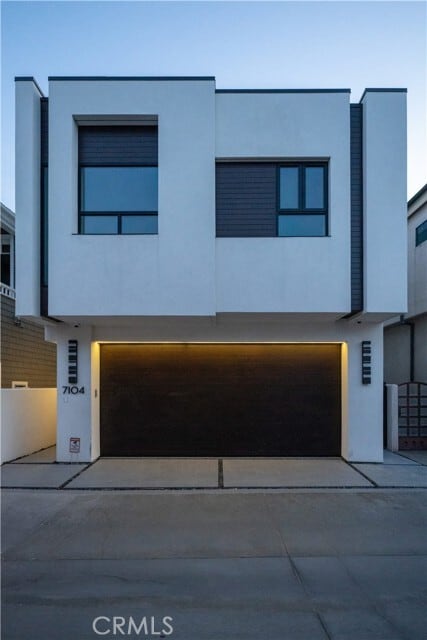 Building Photo - 7104 W Oceanfront