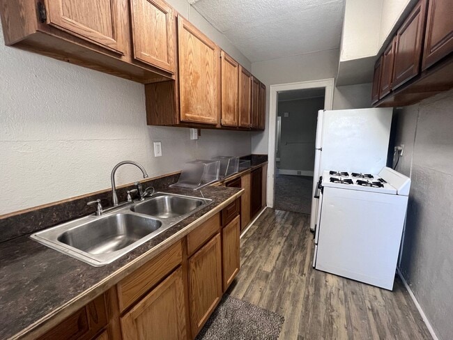 Building Photo - 1054 Ionia Ave SW