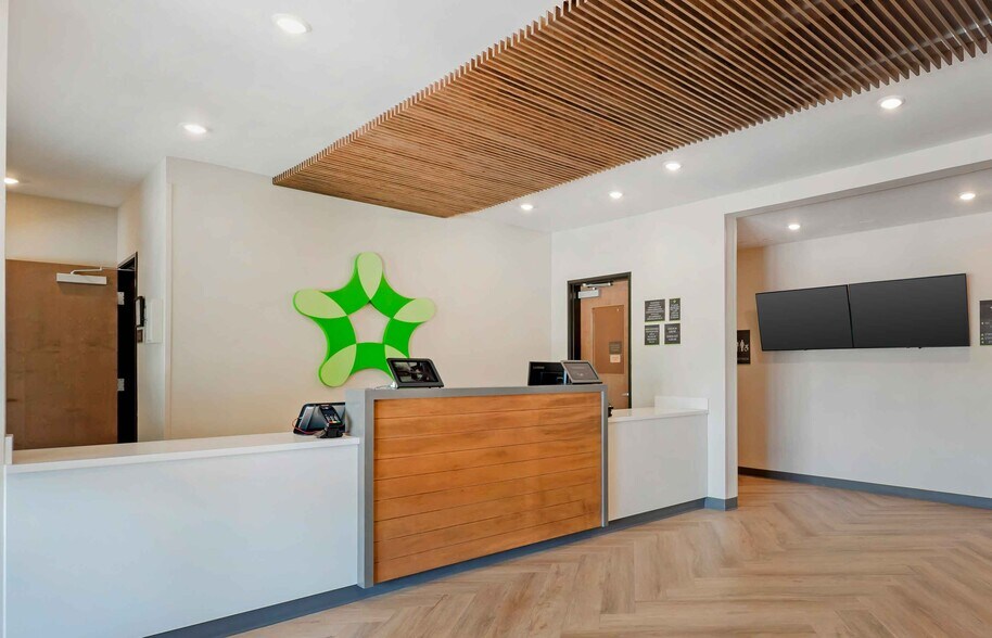 Building Photo - Furnished Studio-Kyle