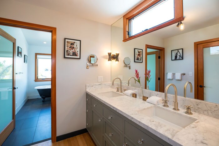 Building Photo - 432 Howland Canal