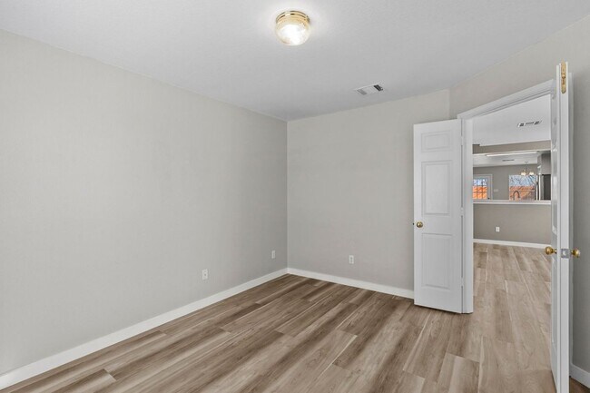Building Photo - 164 Pearl Lake Dr