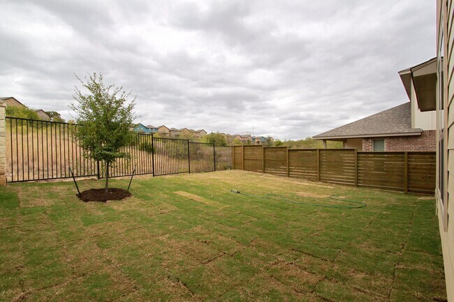 Building Photo - 3651 Sandy Brook Dr