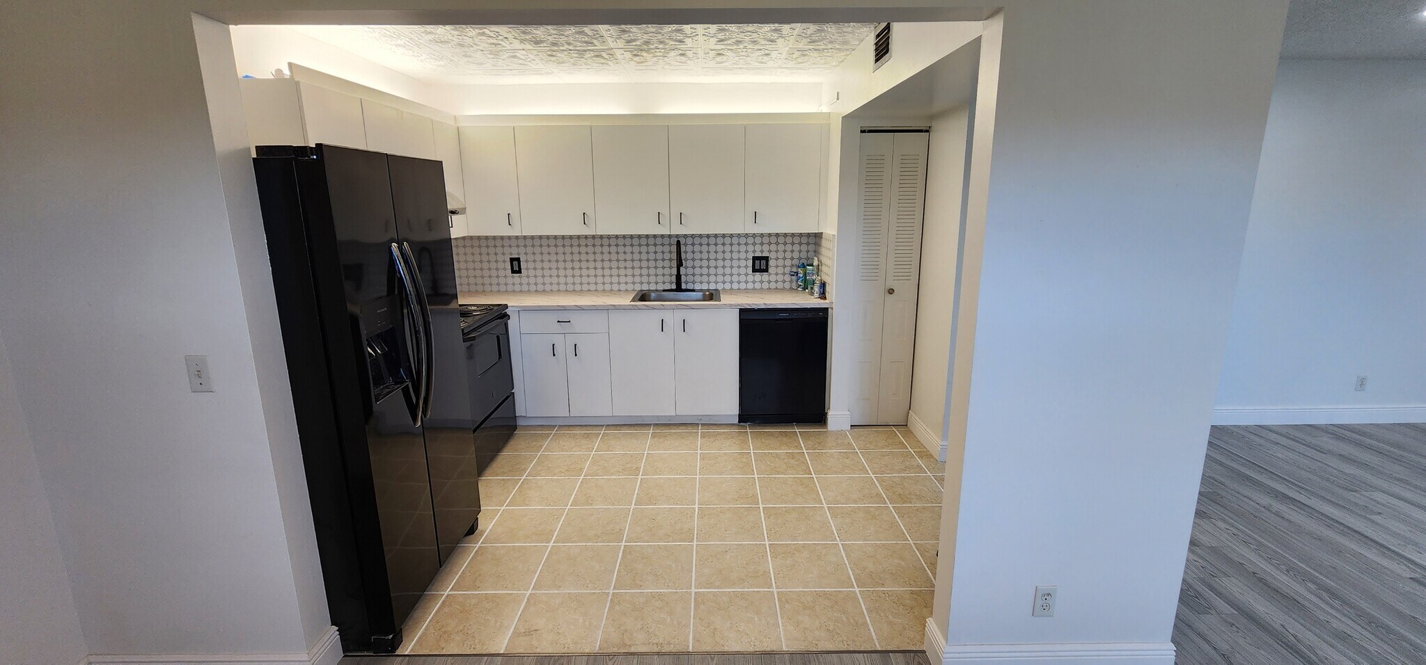 Building Photo - 801 SW 133rd Ter