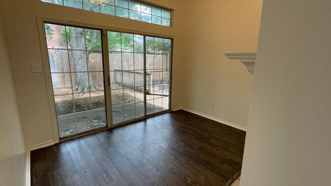 Building Photo - Nice Single Story in Waterford Oaks-Cedar Hill