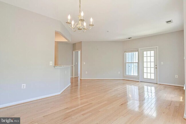 Building Photo - 2911 Deer Hollow Way
