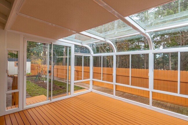 Building Photo - 3 Bedroom 2 Bathroom Home Near Fort Nugent Park!