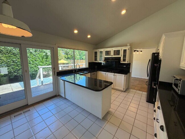 Building Photo - "Charming Walnut Creek Retreat: Spacious 4-Bedroom Home with Elegant Granite Kitchen, Cozy Firepl...
