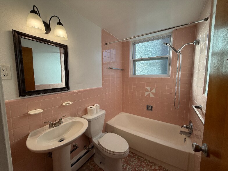 Building Photo - 3313 Camvic Terrace