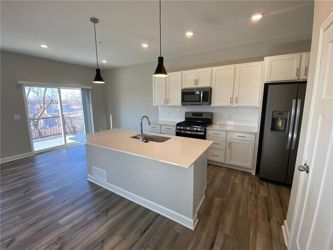 Building Photo - 206 Jean Avenue