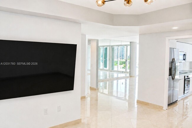Building Photo - 16400 Collins Ave
