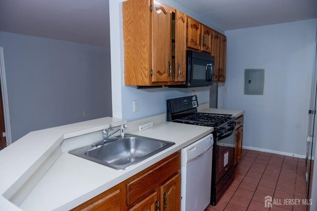 Building Photo - 2162 Ash Ct