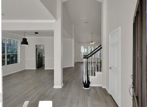 Building Photo - 22 Belcarra Pl