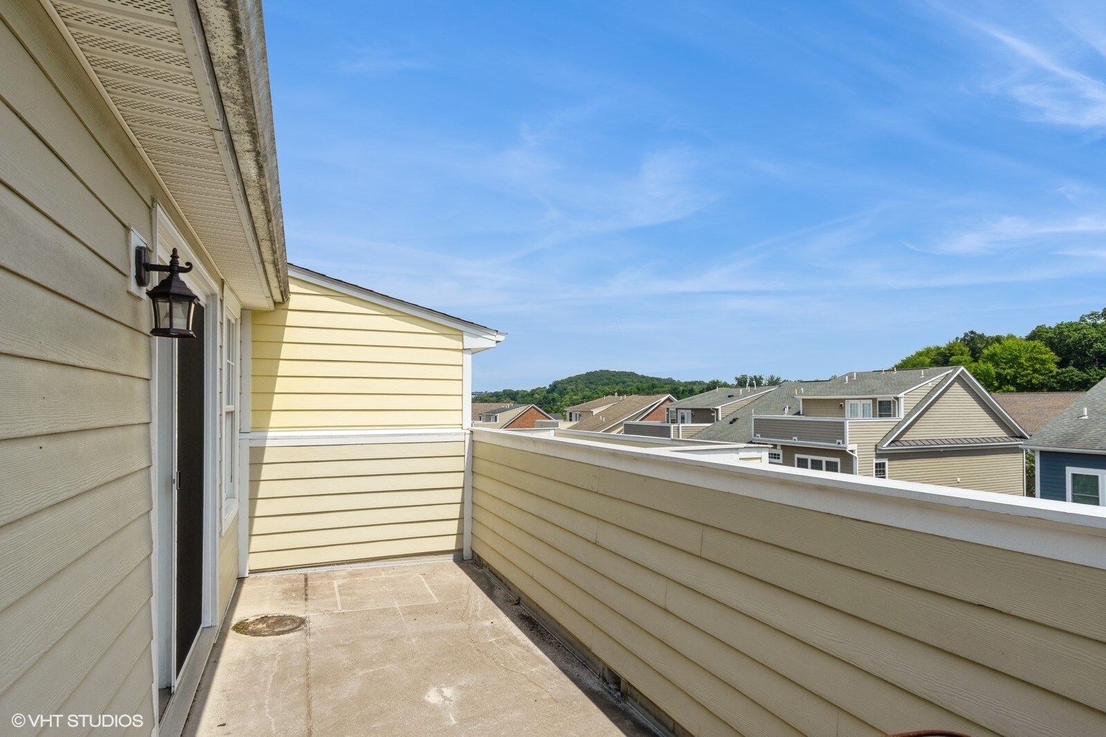 Building Photo - 335 Osona Ln