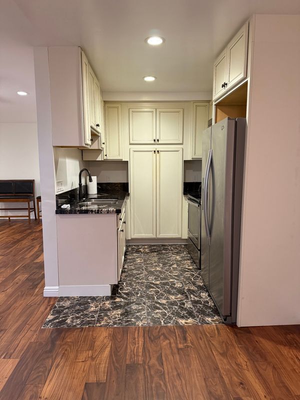 Building Photo - 8710 Delgany Ave