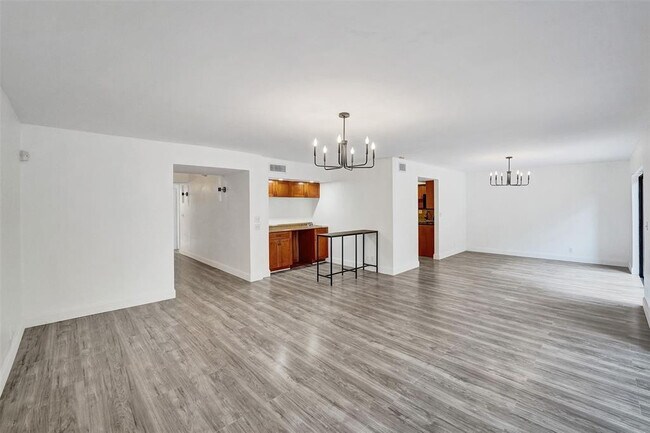 Building Photo - 103 Heatherbrook Way