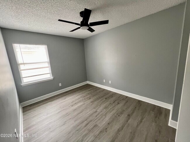 Building Photo - 8778 Buzz Ct
