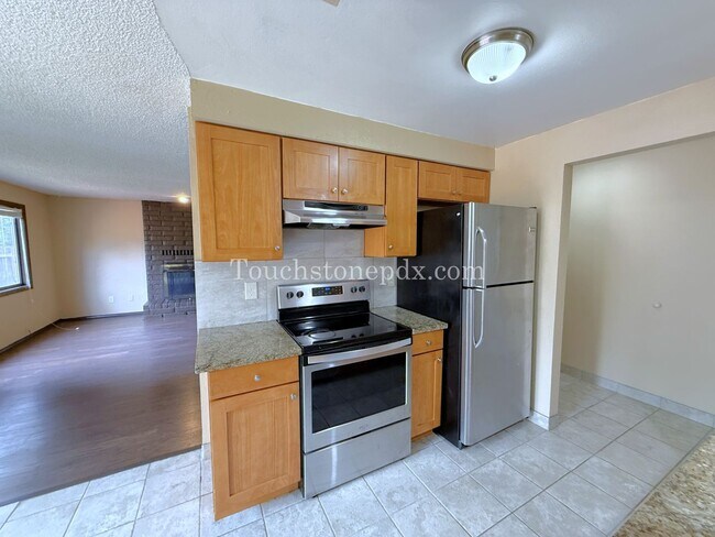 Building Photo - 2024-DIVIS