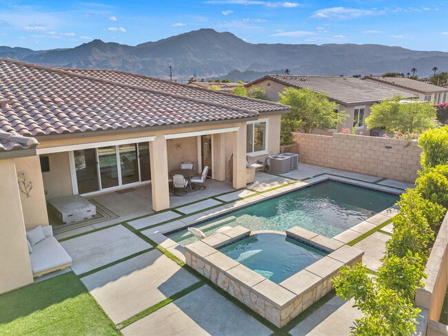 Building Photo - 81890 Via Encinitas